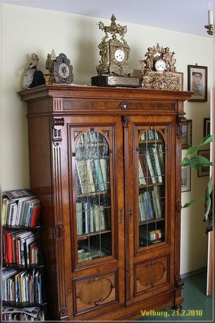 Antike Möbel, Schrank, Vitrine - Moebel Antiquarisch - Velburg