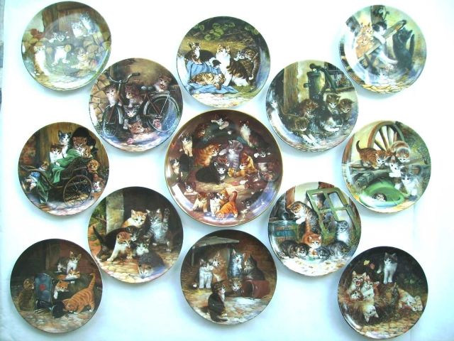 Wandteller mit Katzenmotiven - Glas Porzellan Antiquarisch - Kellinghusen