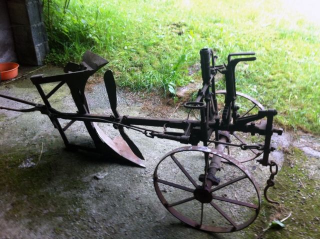 Antiker Pflug Gebrüder Knecht - Sonstige Antiquitaeten - Haldenwang