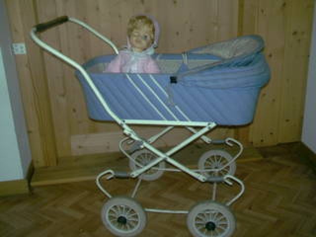 Puppenwagen - Spielzeug Sammlungen - Maxdorf