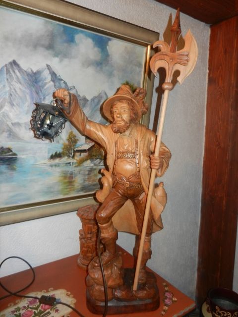 Handgeschnitzter Nachtwächter mit beleuchteter Laterne - Sonstige Antiquitaeten - Worms