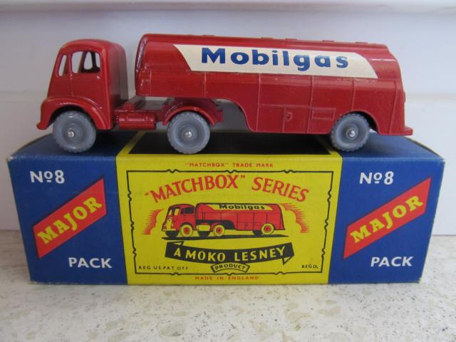 Sammler sucht MATCHBOX Automodelle der Produktionsjahre 1953 - max. 1972! - Spielzeug Sammlungen - Reinach