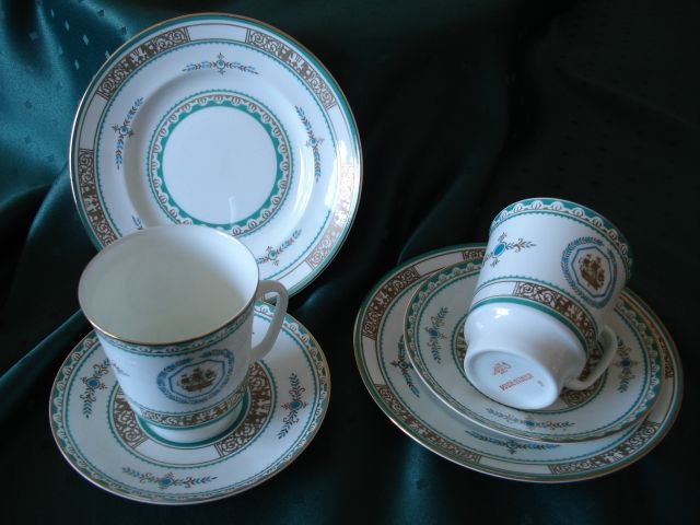 2 Tee-Tassen aus USSR - Kunst Gemaelde Plastik - Friedrichsdorf