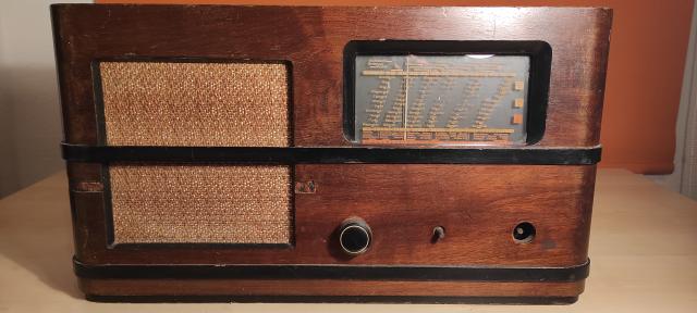 Verrkaufe ein 89 Jahre altes und seltenes Röhrenradio  - Sonstige Sammlungen - Bad Hersfeld