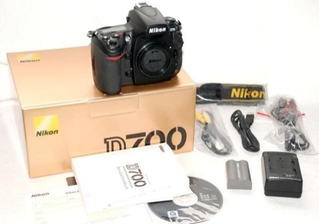 Nikon D700 12.1MP Digital SLR Kamera mit 18-135mm f/3.5-5.6G ED-IF AF-S DX Zoom- - Fanartikel - Berlin
