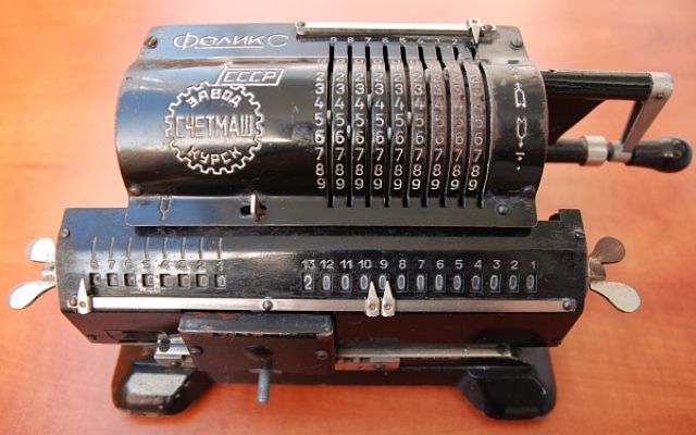 Antike Rechenmaschine Felix - Sonstige Antiquitaeten - Martin/Slowakei