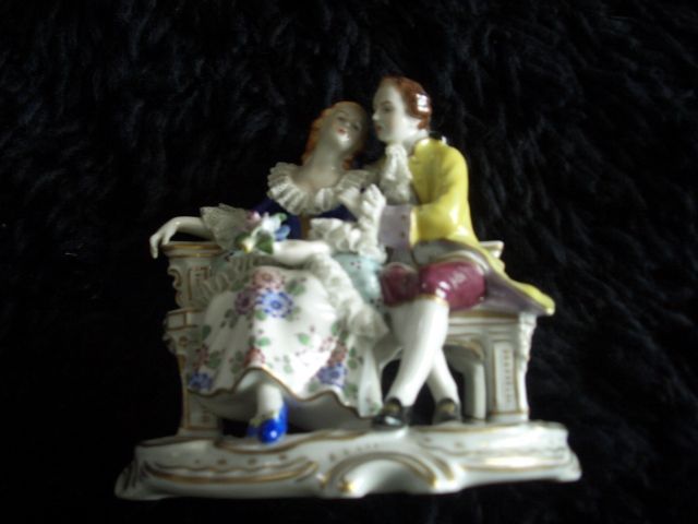 Figur der Porzellanmanufaktur Volkstedt Thüringen - Glas Porzellan Antiquarisch - falkensee