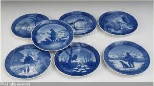 Royal Copenhagen, Umfassende Wandteller-Sammlung - Glas Porzellan Antiquarisch - Kloten  Schweiz 
