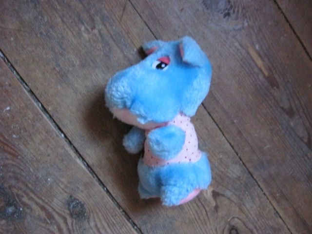 Hellblaues Nilpferd - Spielzeug Sammlungen - Neuenmarkt