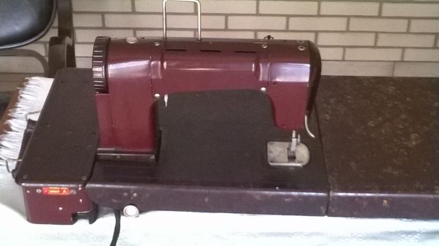 Nähmaschine zu verkaufen - Sonstige Antiquitaeten -  Naumburg OT Großwilsdorf