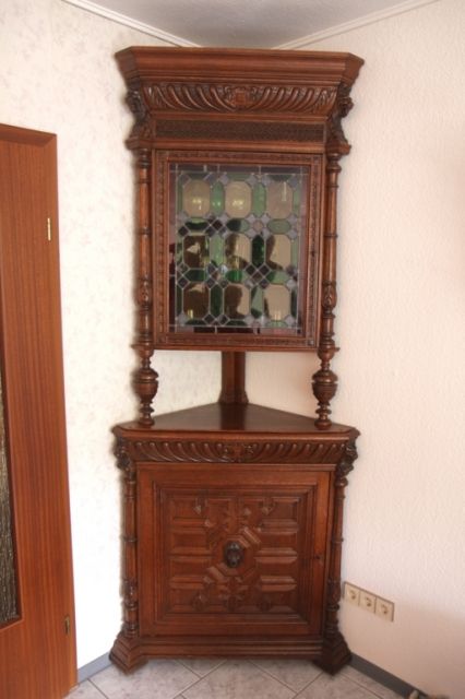 Flämischer Eckschrank - Moebel Antiquarisch - Hann. Münden