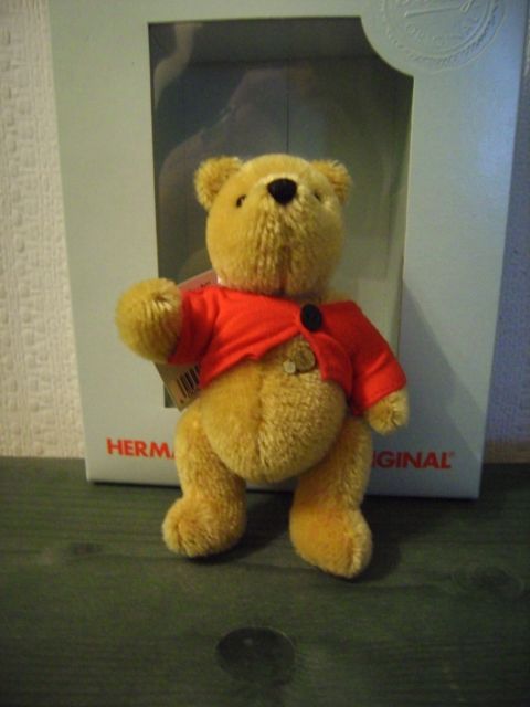 Hermann Teddy Original Winnie the Pooh limited Edition Preis: 19 € VB - Spielzeug Sammlungen - Köln