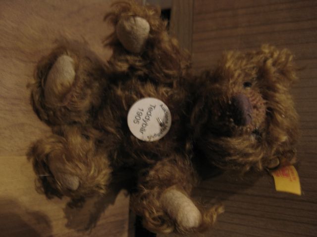 Steiff Teddy 1905 - Spielzeug Sammlungen - St.Leon - Rot