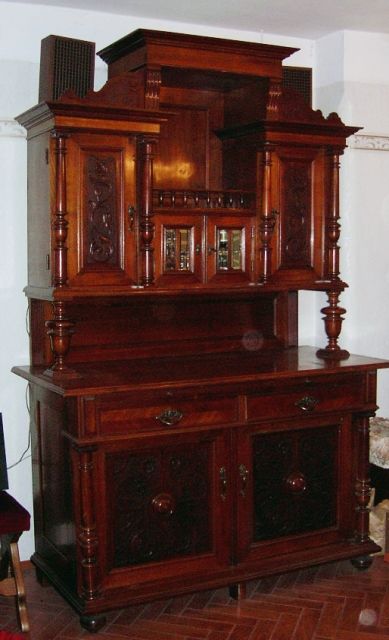 Sehr schöner Buffetschrank mit Ornamenten - Moebel Antiquarisch - Berlin