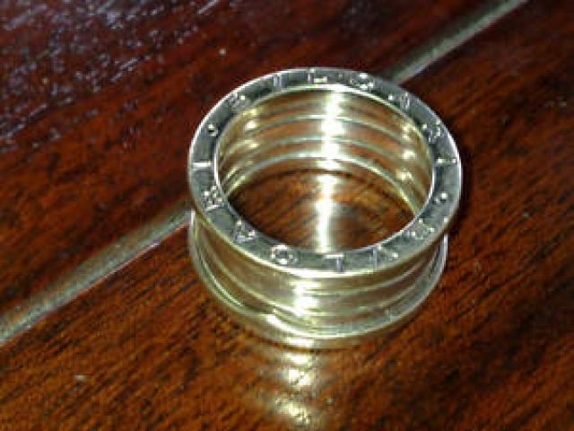 Wunderschöner bulgari ring 18 kt zu verkaufen - Schmuck Edelmetalle Uhren - Stuttgart