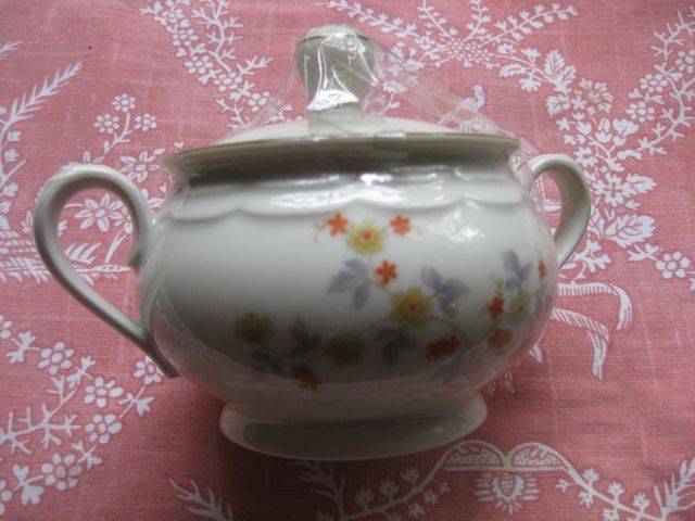 Zuckerdose  € 8.- - Glas Porzellan Antiquarisch - 73119