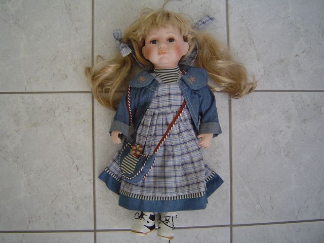 Jeans Tasche Dekopuppe ca. 46cm Kleid Puppe Porzellanpuppe - Spielzeug Sammlungen - Chemnitz