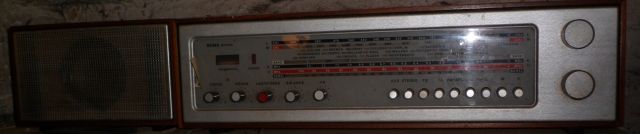 Altes Radio  leider nicht funktionstüchtig  zu verkaufen - Sonstige Antiquitaeten - Halle/Saale