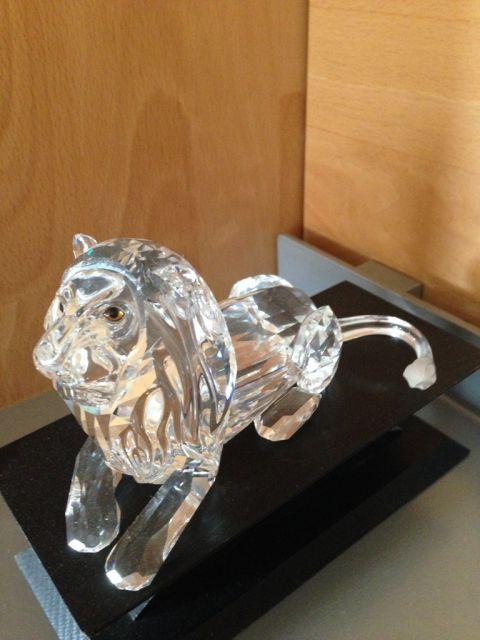 SWAROVSKI TIER FIGUR Löwe Jahresfigur 1995 mit Sockel selten noch zu bekommen  - Glas Porzellan Antiquarisch - Saarbrücken