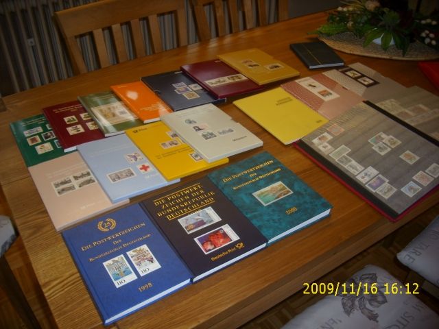 17 Jahrbücher, 2 Alben und 1 dickes Album  - Briefmarken - Heinsberg