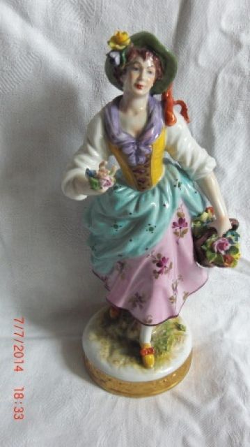 Porzellanfigur Blumenfrau - Glas Porzellan Antiquarisch - Saalfeld