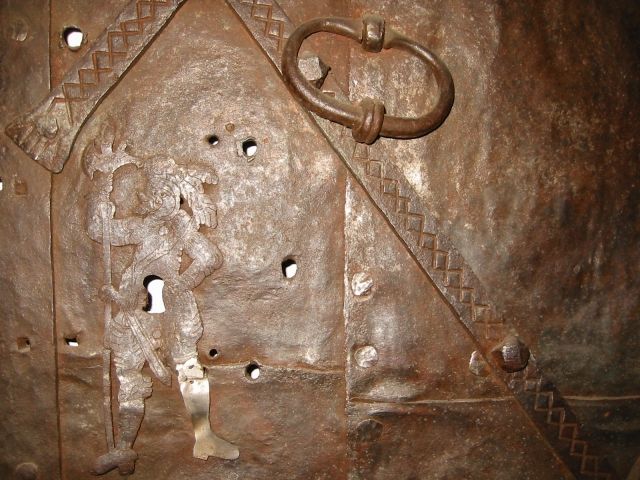 Eisenplattentür um 1650 - Moebel Antiquarisch - Wien