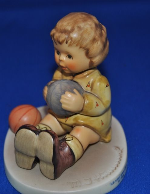 Hummelfigur HUM 632   Ich spiel gern Ball  ca 9cm hoch 1Wahl - Glas Porzellan Antiquarisch - Niederkrüchten