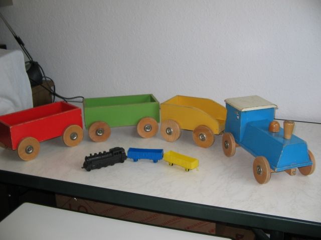 Holzeisenbahn von 1968 - Spielzeug Sammlungen - Magdeburg