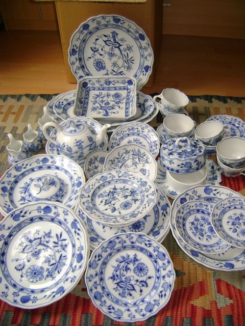 Meissen-Porzellan-Service, Blaues Zwiebelmuster  - Glas Porzellan Antiquarisch - Gröbenzell