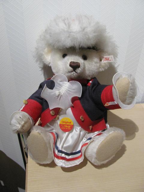STEIFF Teddybär ``Funkenmariechen``, 35 cm - Sonstige Sammlungen - Seevetal