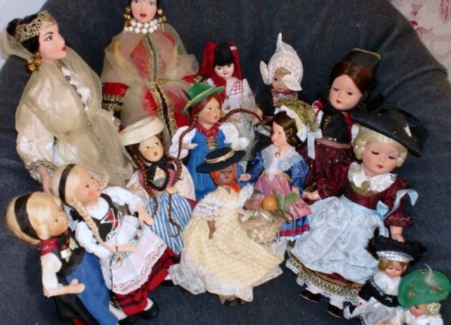 Trachtenpuppen, verschiedene Regionen - Sonstige Sammlungen - Hamburg